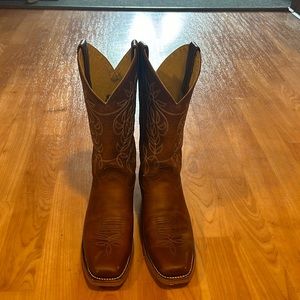 Justin’s women’s boots